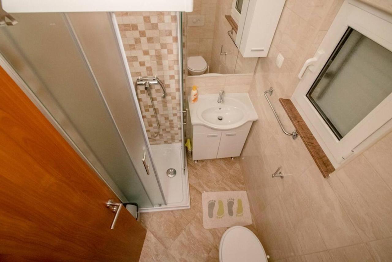 Apartments Dionis Раб Екстериор снимка